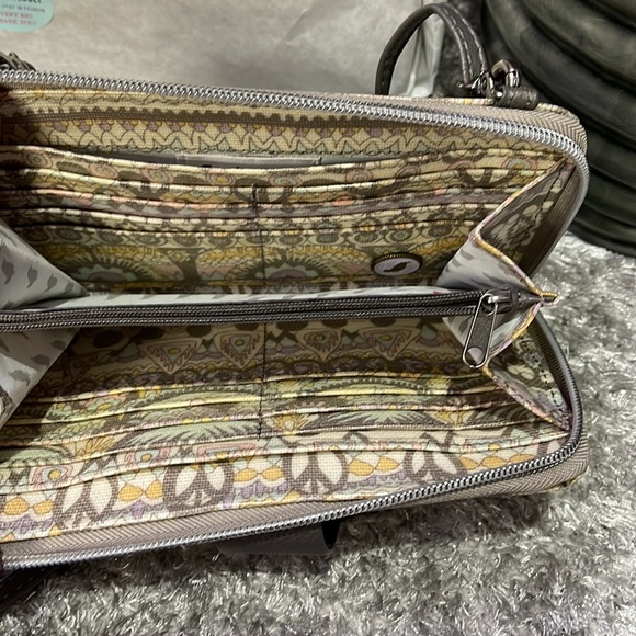 PP.) Sakroots Crossbody Long Wallet - Picture 5 of 13